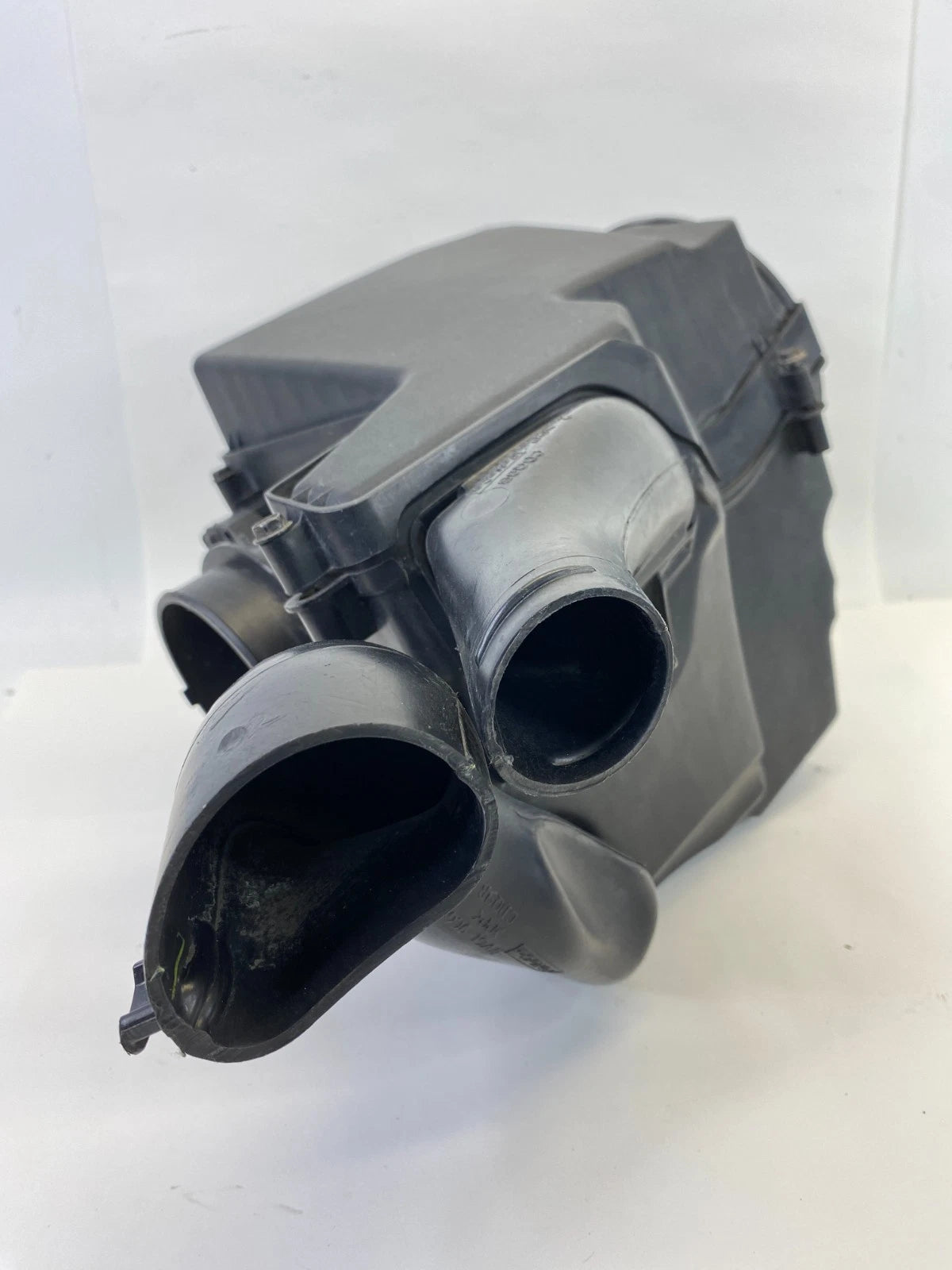 2012-2018 FORD FOCUS 2.0L L4 A/T AIR INTAKE CLEANER FILTER BOX ASSY BV6Z-9600