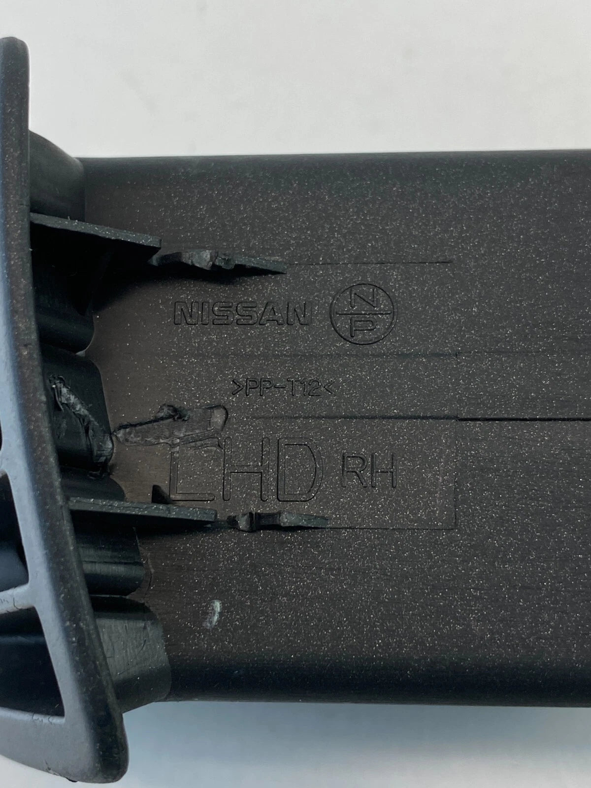 05-07 INFINITI G35 SEDAN RIGHT PASSENGER DASH A/C AIR VENT DEFROSTER GRILLE OEM