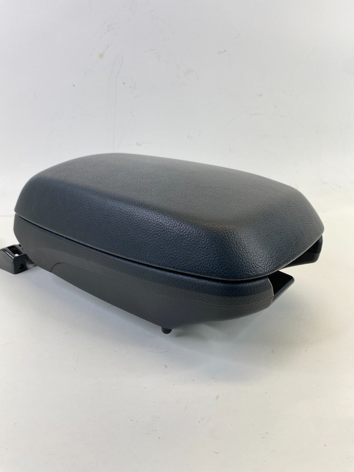 13-17 Hyundai Elantra GT Center Console Arm Rest Lid Cover w/ Sliding Armrest