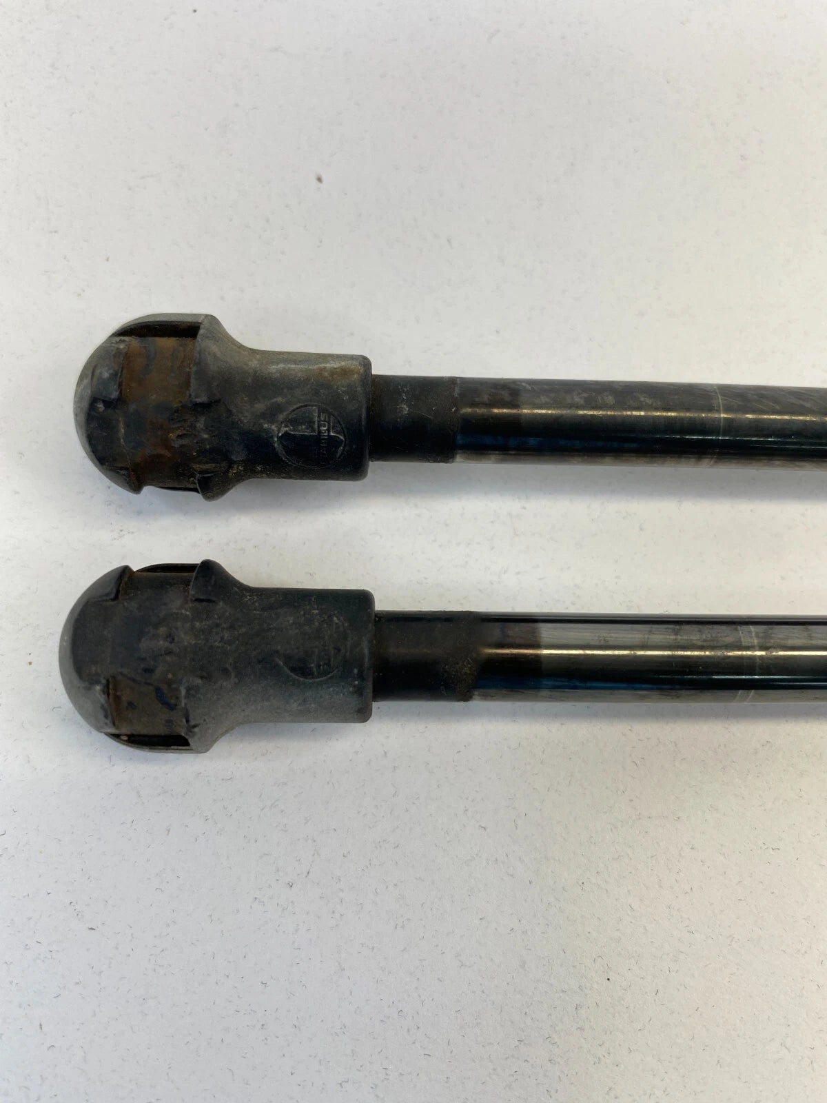 2003 INFINITI G35 BASE SEDAN REAR TRUNK LID SHOCK STRUT SUPPORT PAIR OEM