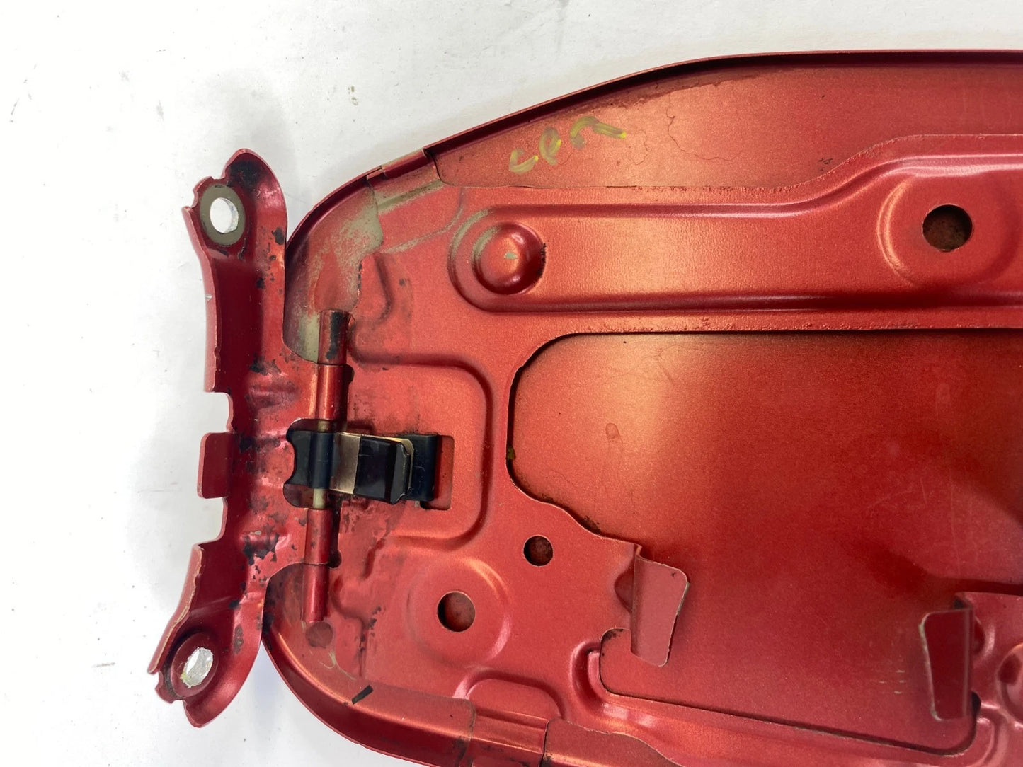2009-2015 TOYOTA VENZA FUEL GAS TANK DOOR FILLER LID COVER ASSY OEM