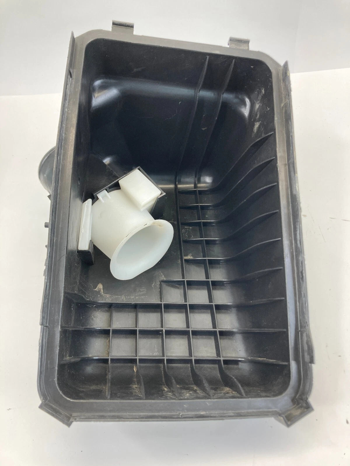 2002 2003 TOYOTA SOLARA 2.4L L4 AIR INTAKE CLEANER BOX UPPER COVER W MASS SENSOR