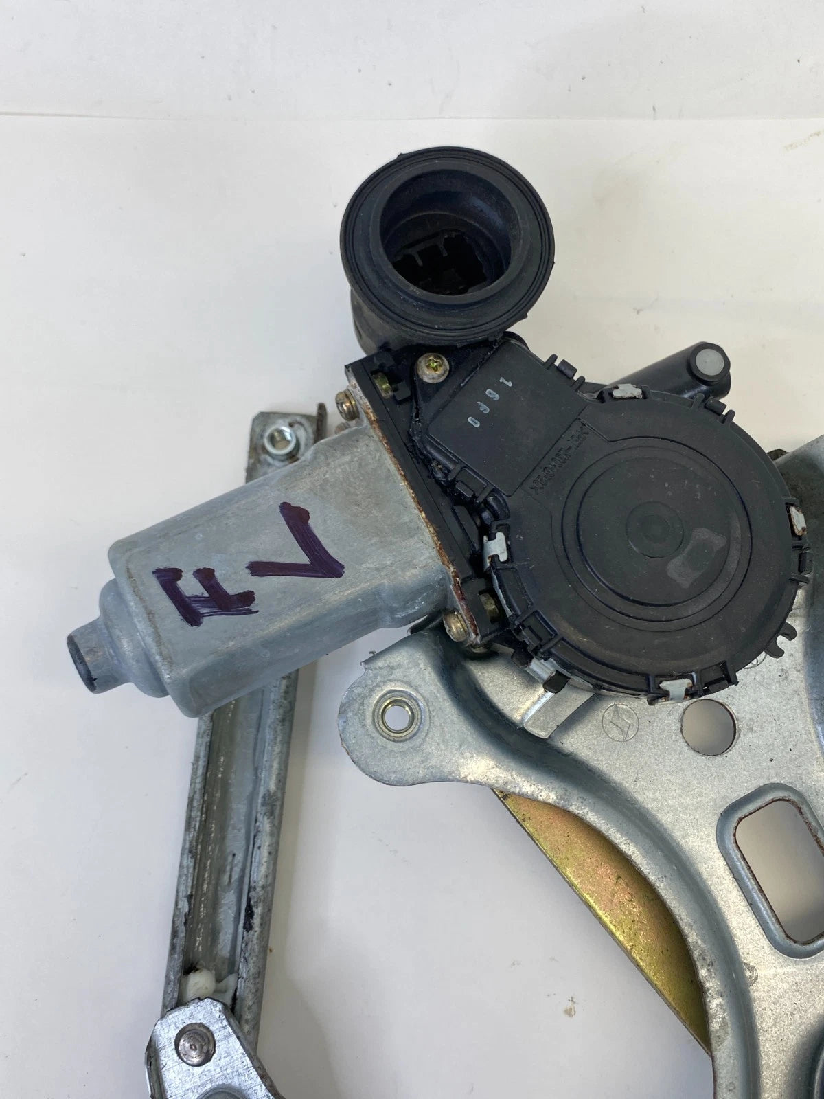 02 03 LEXUS ES300 FRONT LEFT SIDE DOOR POWER WINDOW REGULATOR & MOTOR 8572033140