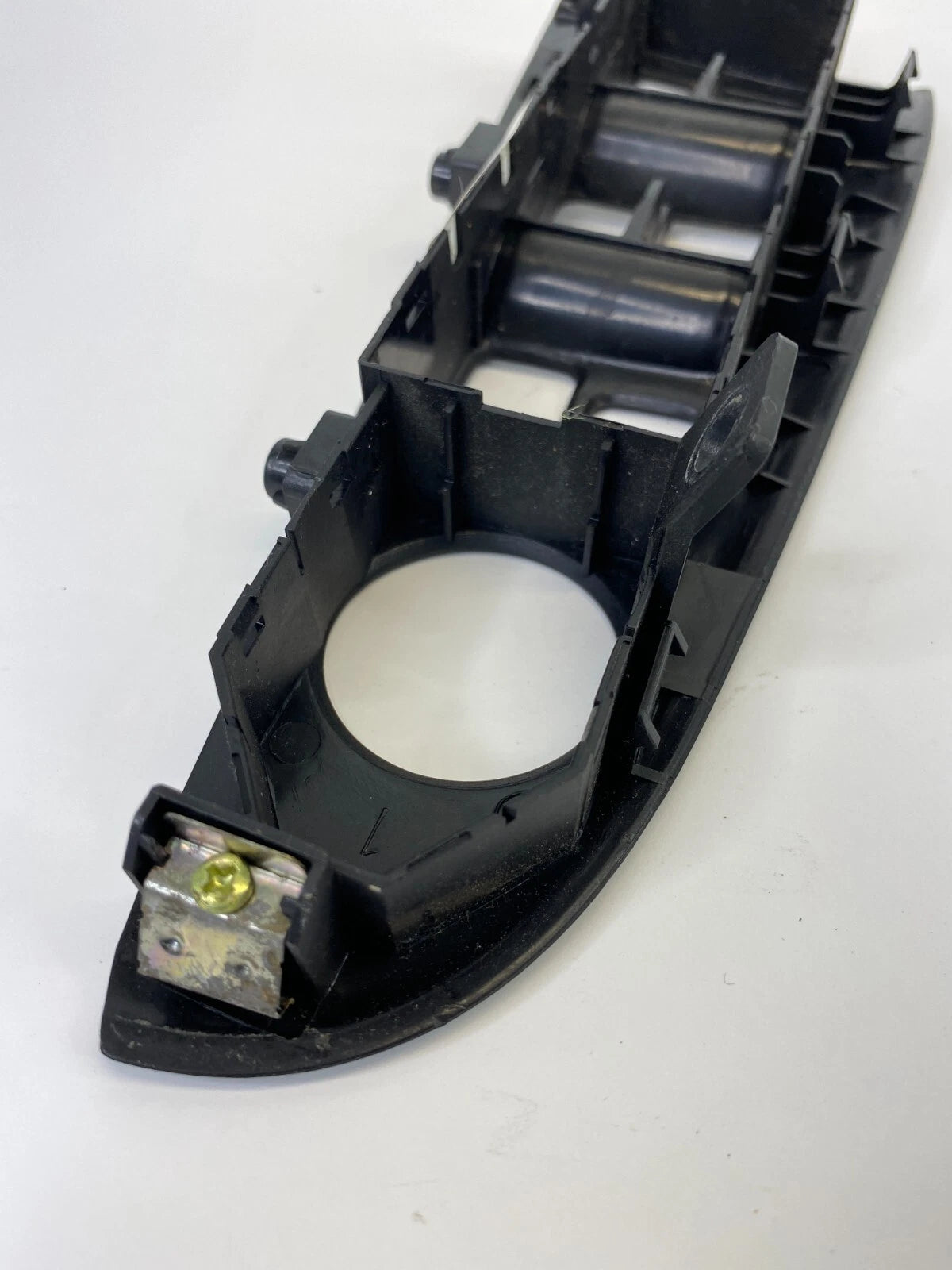 2007-2010 HYUNDAI ELANTRA FRONT LEFT DOOR POWER WINDOW SWITCH BEZEL 93570-2H010