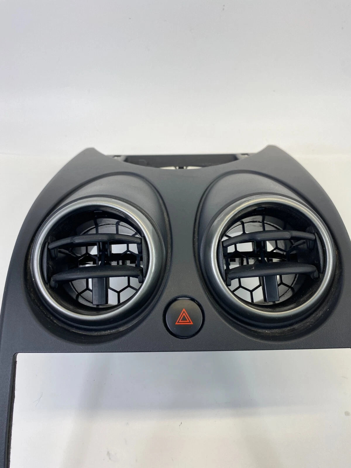 2011-2013 NISSAN ROGUE CENTER DASH RADIO BEZEL TRIM W VENTS BLACK 68260-1VX0A