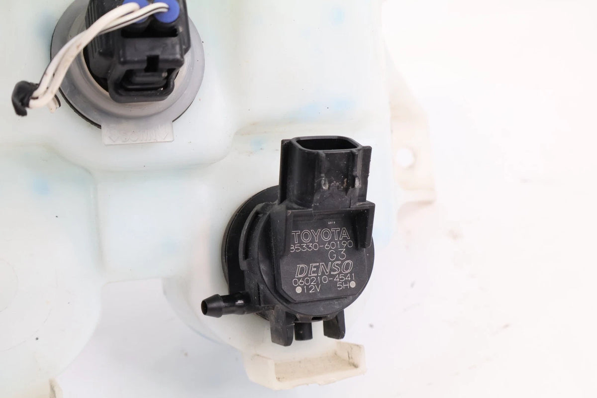 07-12 TOYOTA YARIS SEDAN WIPER WASHER FLUID RESERVOIR TANK W/ PUMP 06060851-250