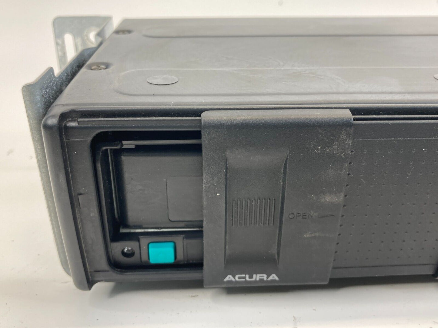 1996-2004 Acura RL Interior Trunk CD Charger Disc Player Unit 39110-SZ3-A000 OEM