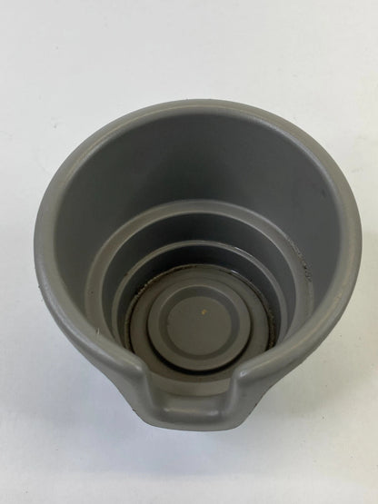 2000-2006 GMC YUKON CHEVROLET TAHOE REAR LEFT CUP HOLDER BEZEL 15710891 OEM