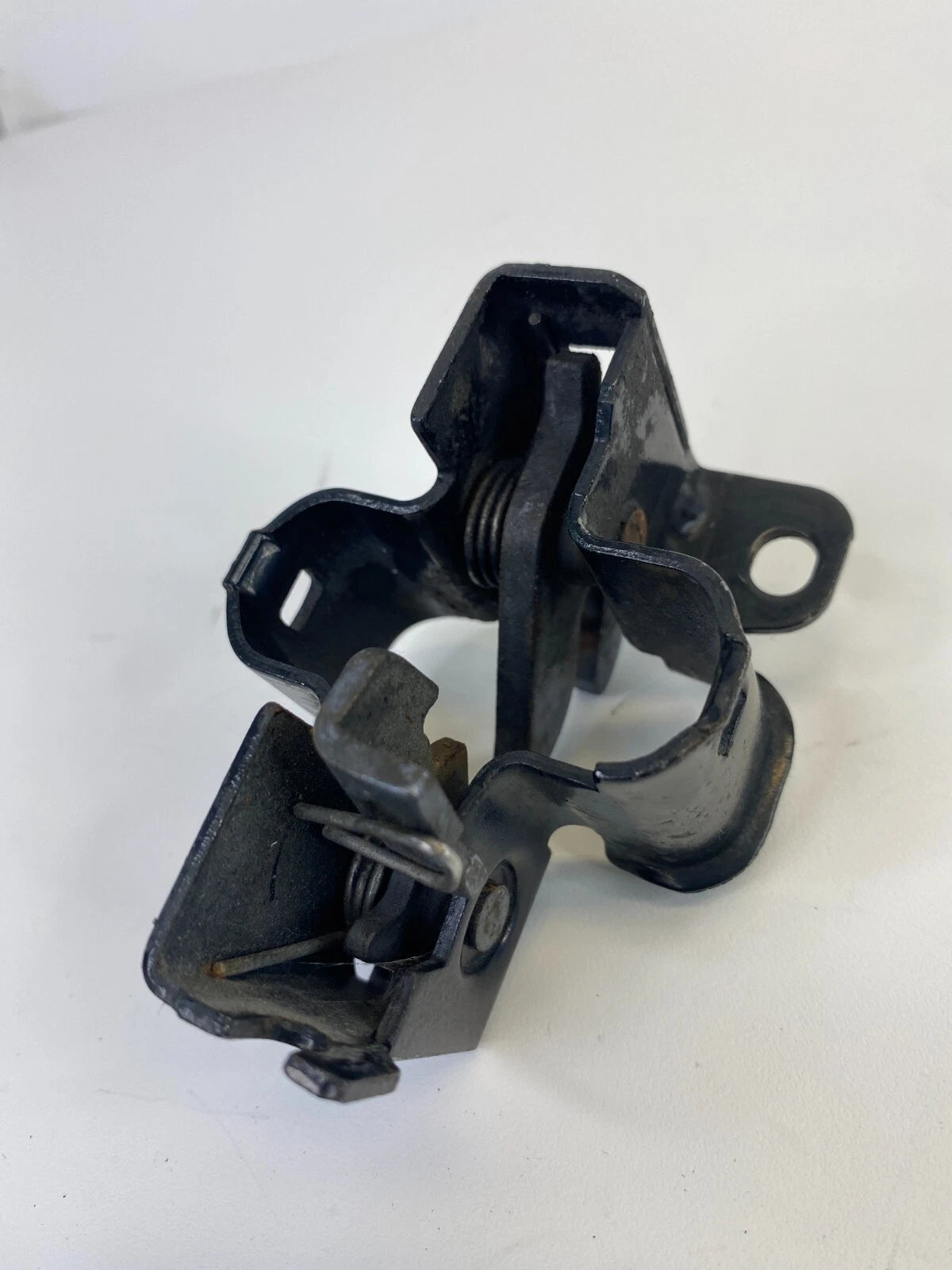 2003-2006 MERCEDES-BENZ E500 FRONT HOOD SIDE LOCK LATCH STRIKER A2038800060 OEM
