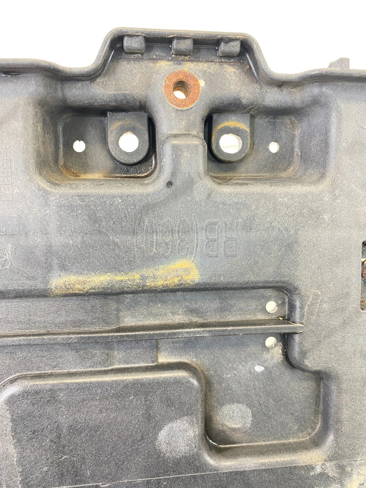 2011-2014 HYUNDAI ACCENT BATTERY TRAY HOLDER BRACKET SUPPORT 37150-1R360 OEM