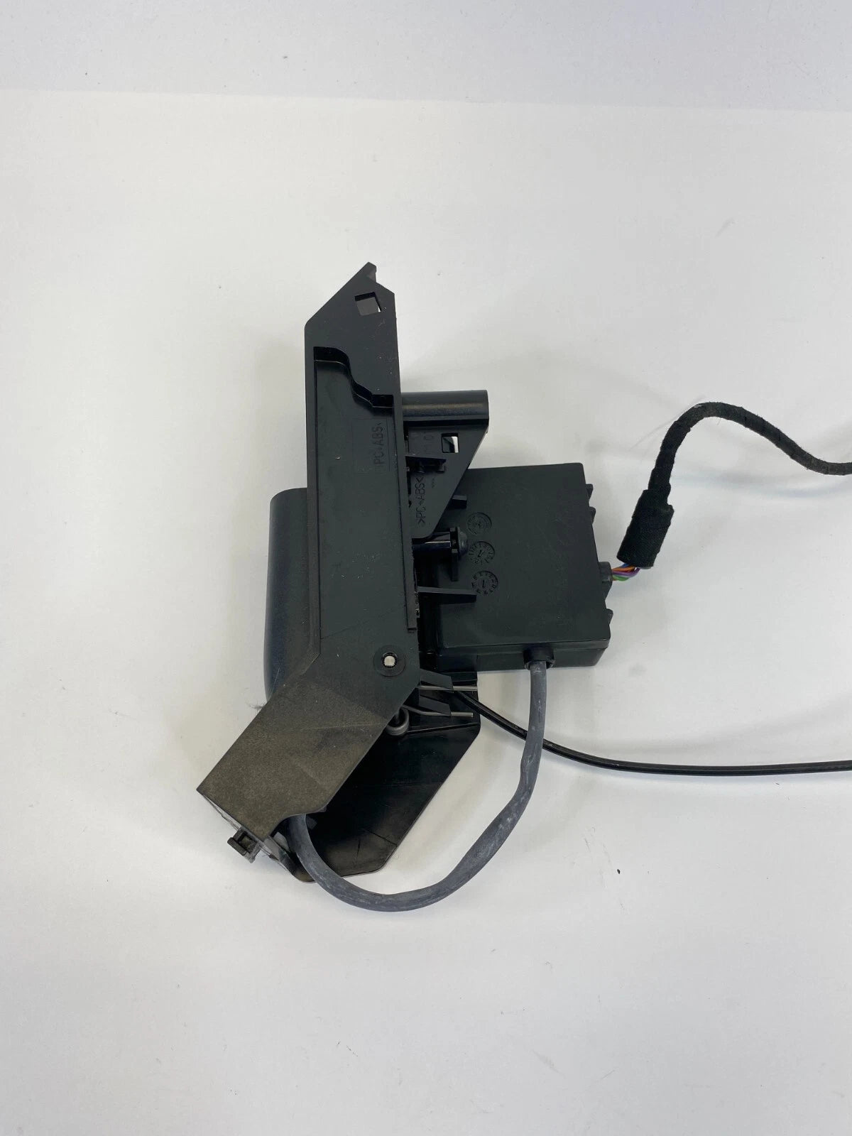 2004 2005 BMW 745I 745LI CONSOLE CHARGER PORT CELL MOUNT PHONE 51166944026 OEM