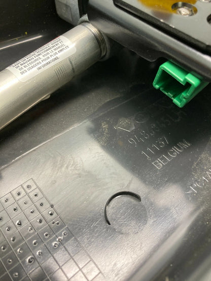 2004-2011 VOLVO S40 V50 LEFT CENTER UPPER PILLAR TRIM SEAT BELT PANEL 9486845