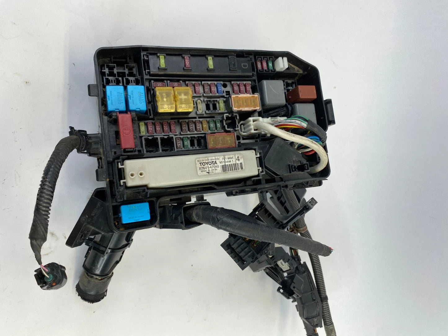 10 11 TOYOTA PRIUS 1.8L ENGINE FUSE BOX RELAY BLOCK ASSEMBLY UNIT 8264147040 OEM