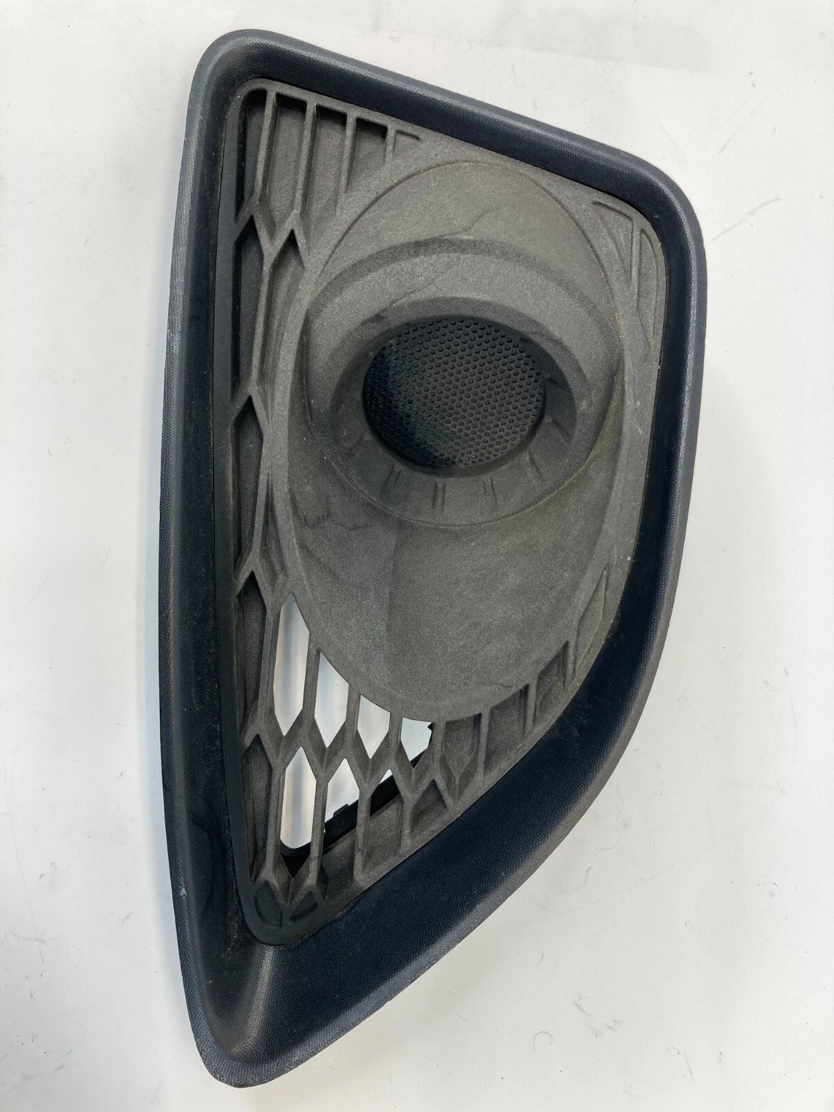 2010-2012 FORD FUSION S SEDAN FRONT BUMPER LEFT FOG LIGHT LAMP COVER BEZEL