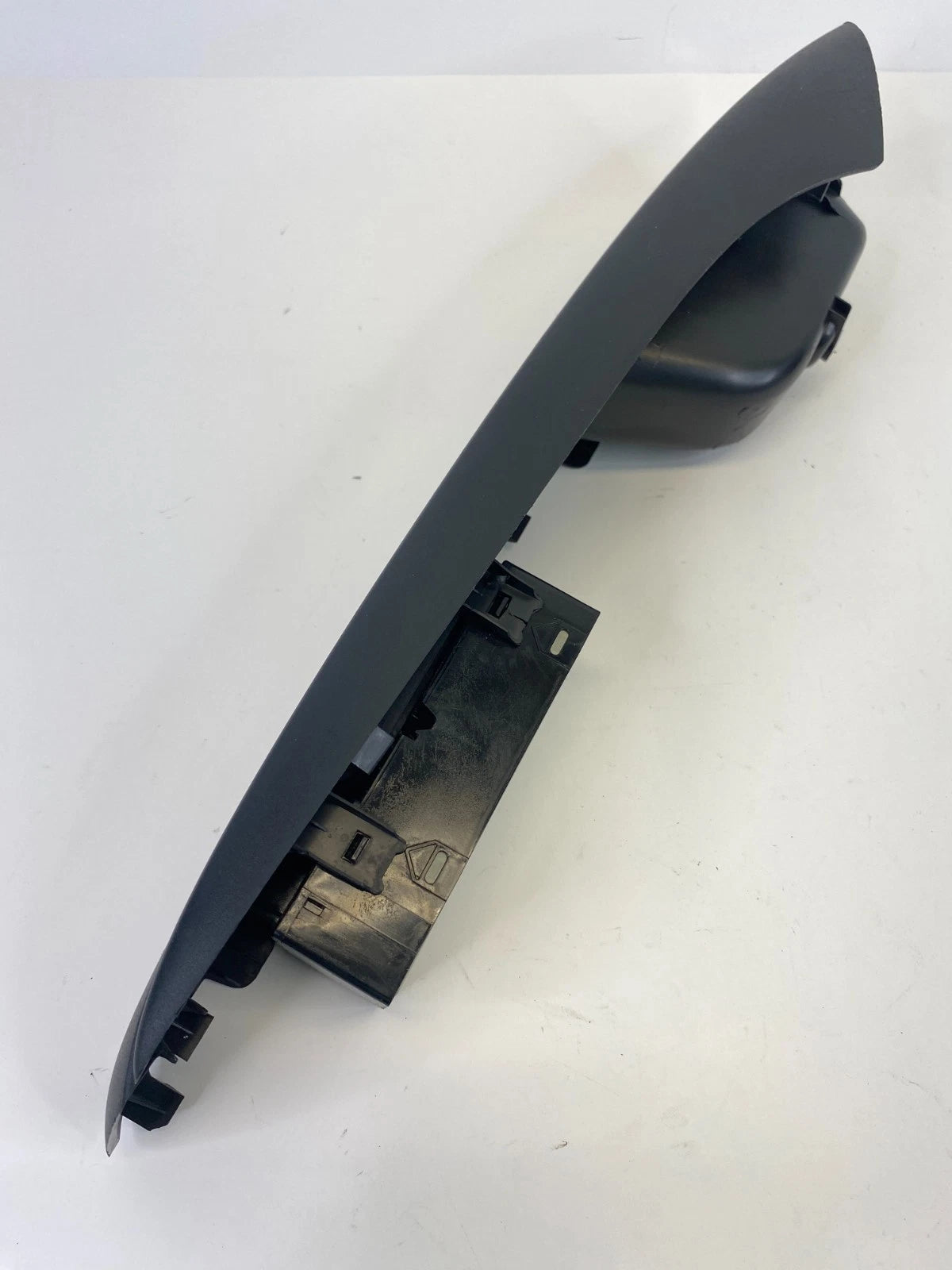 2012-2019 Nissan Versa SEDAN Front Right Side Door Power Window Control Switch