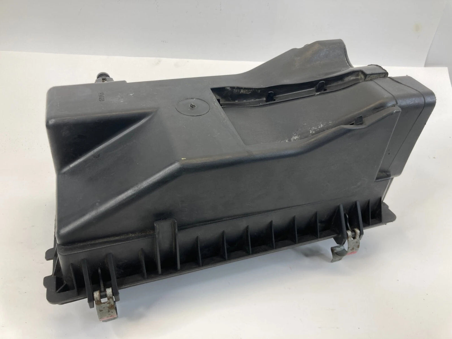2007 2008 2009 DODGE CALIBER 2.0L L4 16V AIR INTAKE CLEANER BOX LOWER COVER OEM