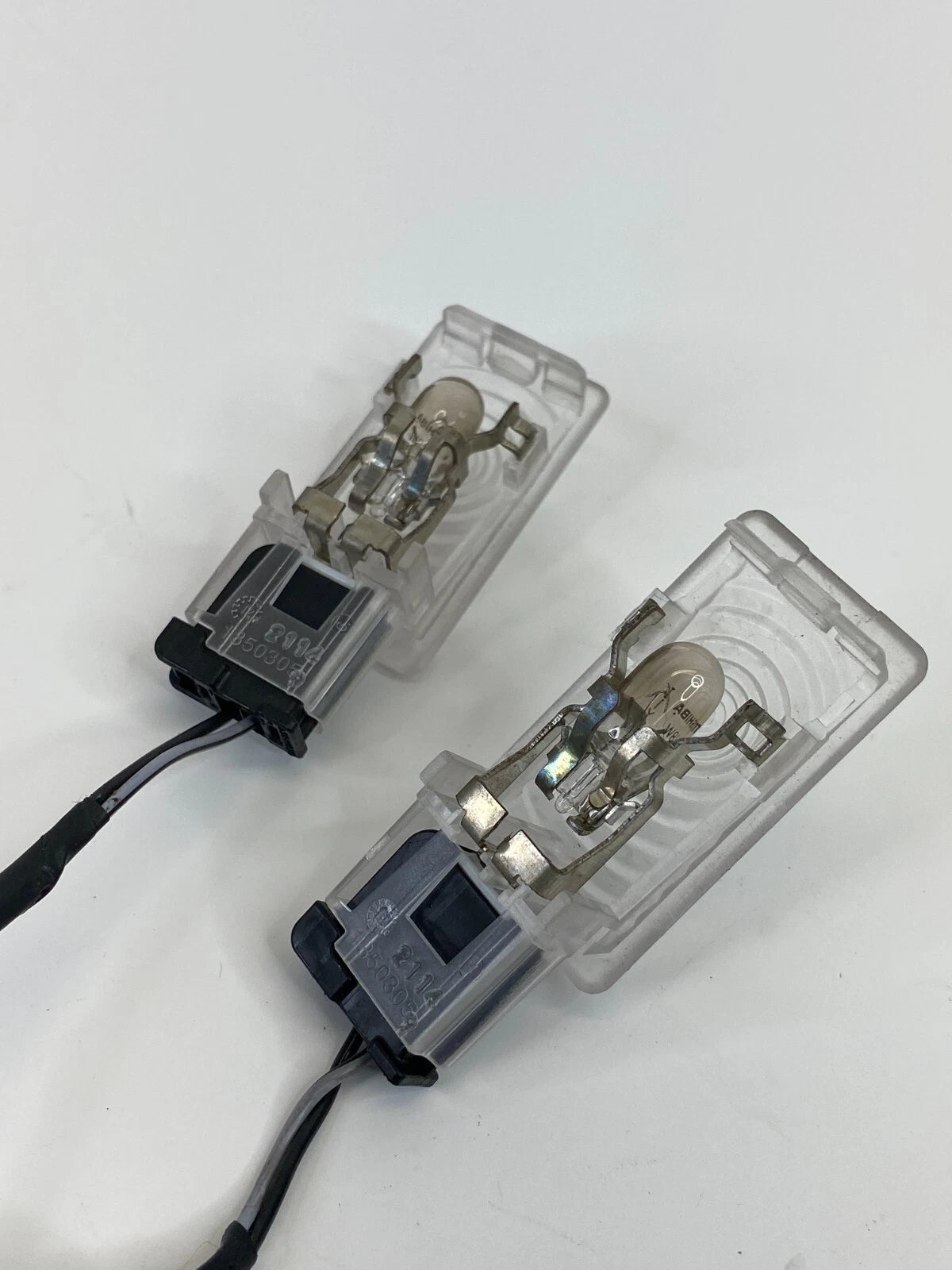 2009-2016 BUICK ENCLAVE REAR TRUNK LICENSE PLATE LIGHT LAMP LIGHT PAIR SET OEM