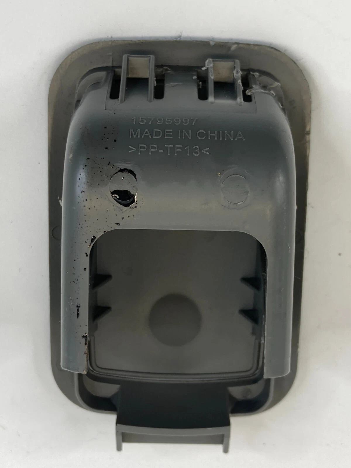2013-2015 CHEVROLET MALIBU REAR SEAT ANCHOR COVER BEZEL TRIM 15795997 OEM