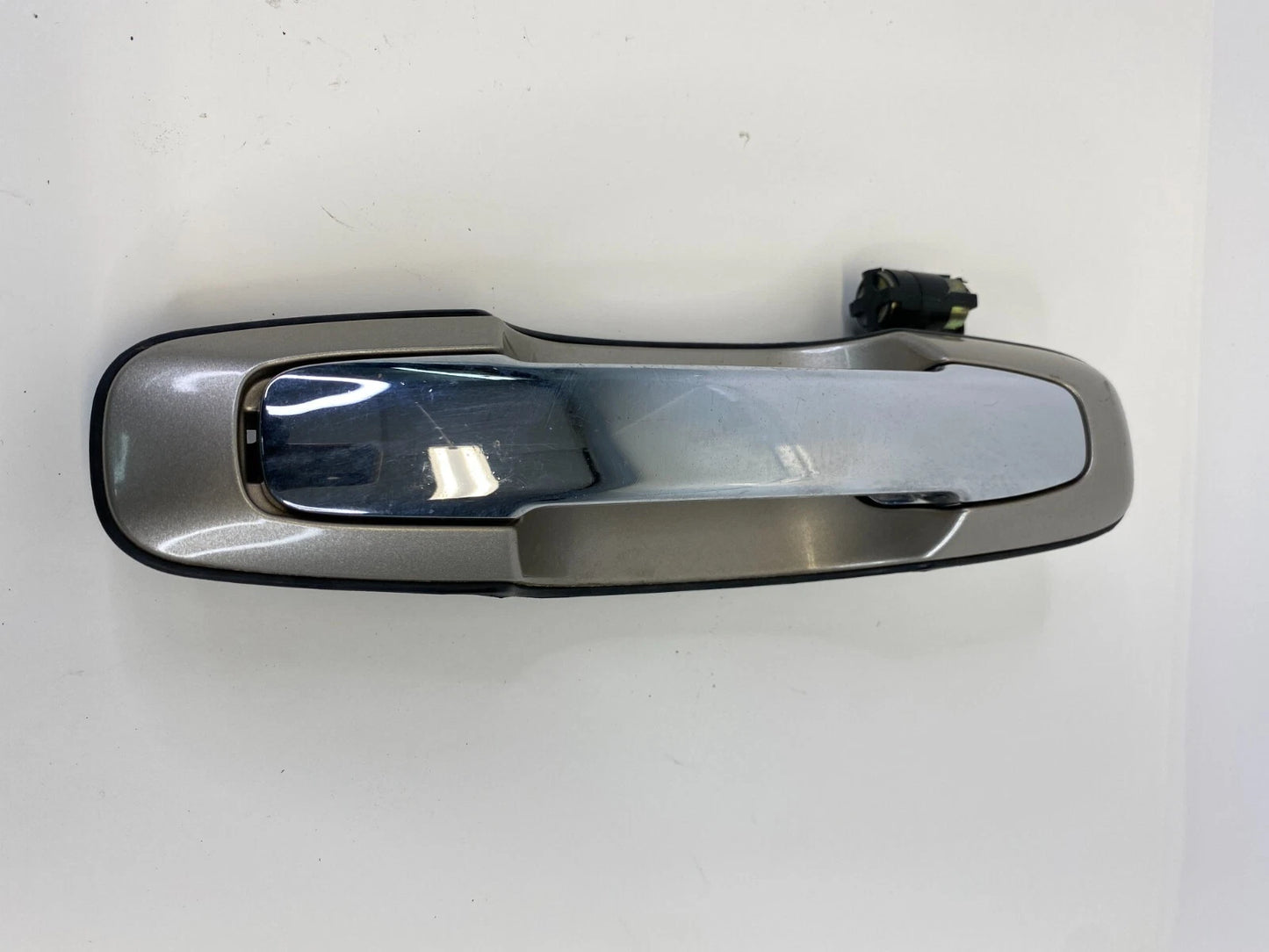 2003-2006 SUZUKI XL-7 FRONT LEFT DRIVER SIDE EXTERIOR DOOR HANDLE 82820-65D10