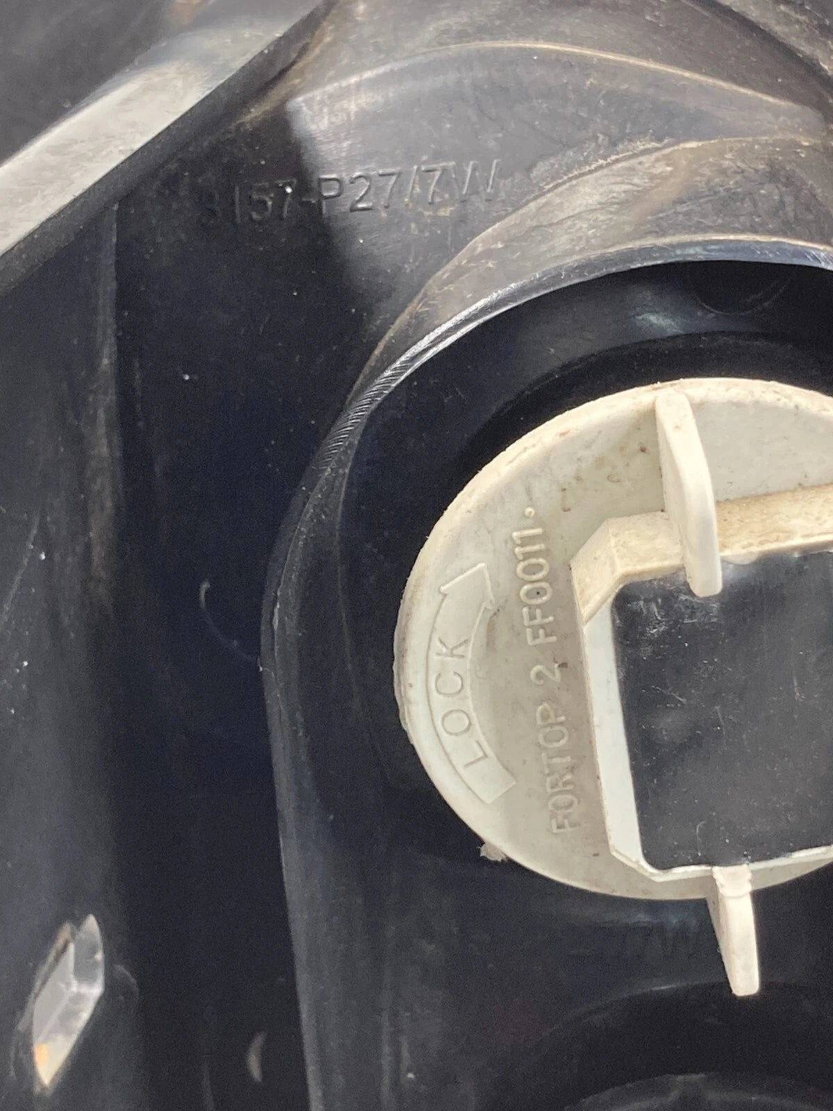 2005-2007 JEEP LIBERTY REAR LEFT DRIVER SIDE TAILLIGHT LAMP ASSEMBLY AFTERMARKET