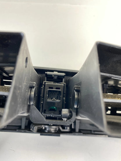 2004-2006 CADILLAC SRX SUV CENTER DASH AC A/C HEATER AIR VENT GRILLE 25703804