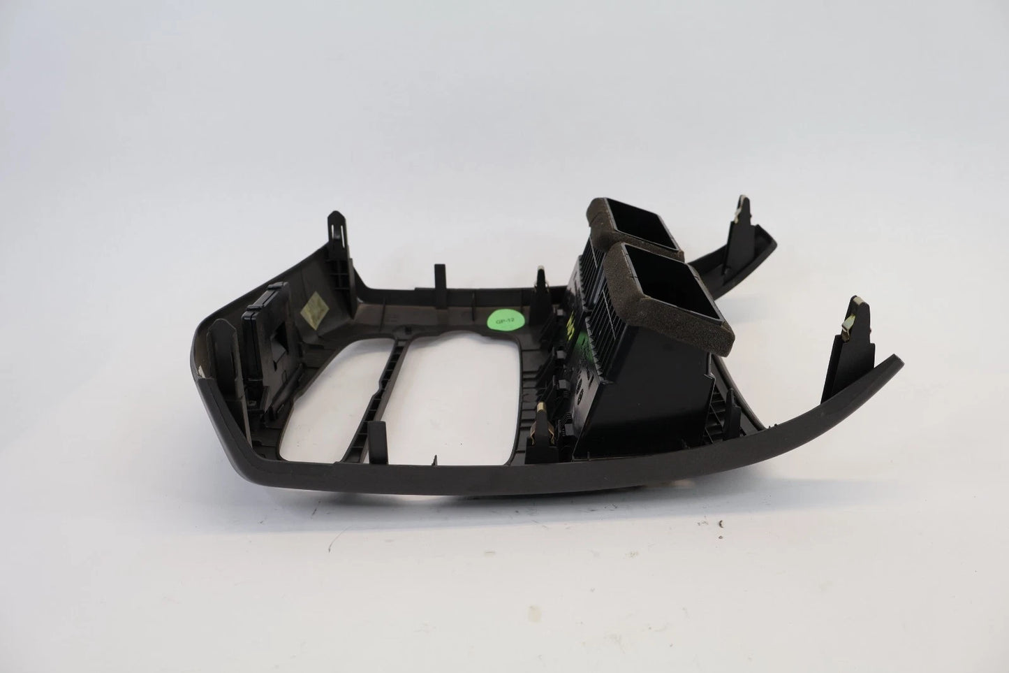 2012-2016 CHEVROLET SONIC CENTER DASH RADIO BEZEL W/ AIR VENTS 95460915