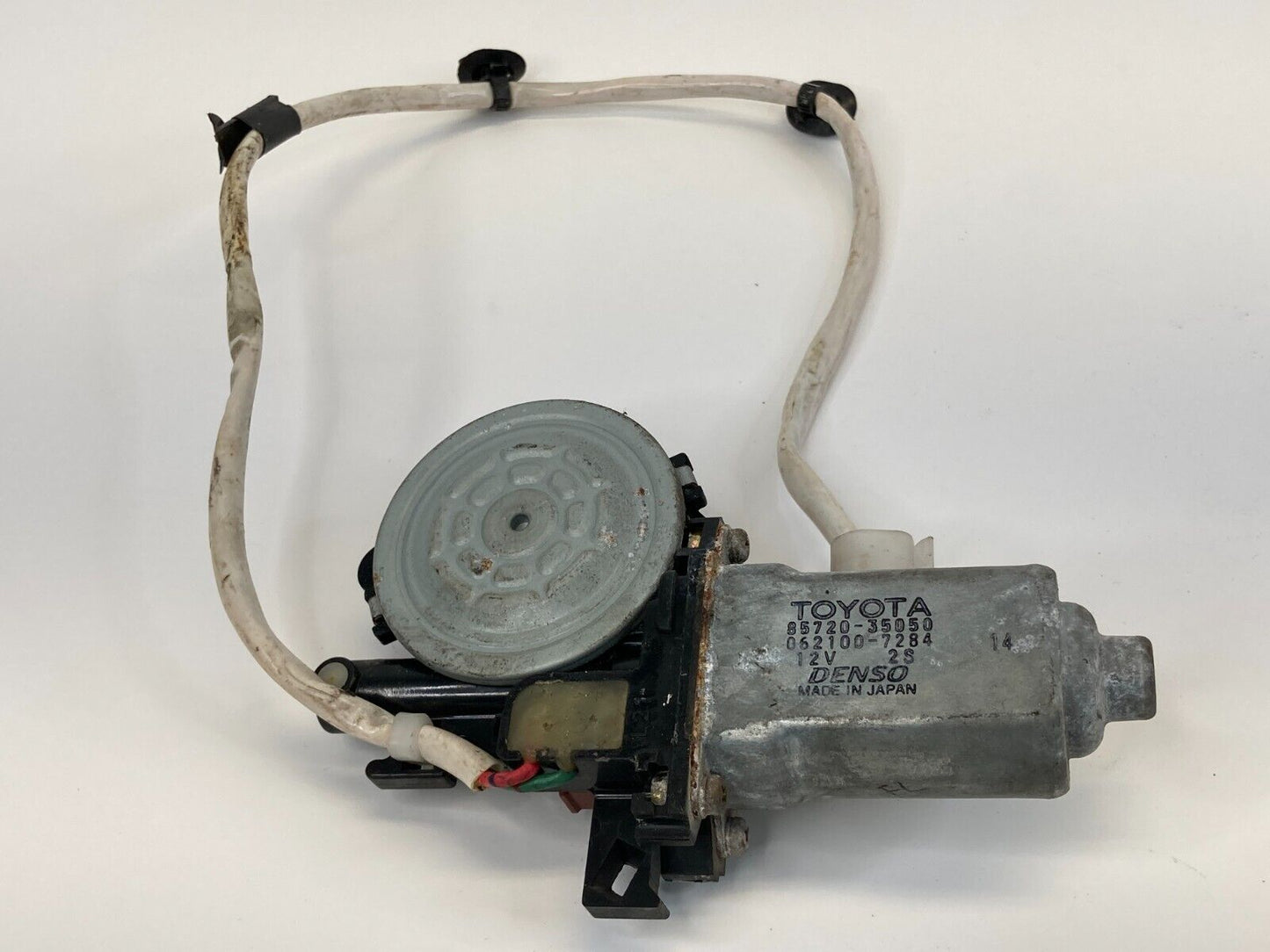 1996-1998 Toyota 4Runner Front Left Driver Side Door Window Motor 85720-35050