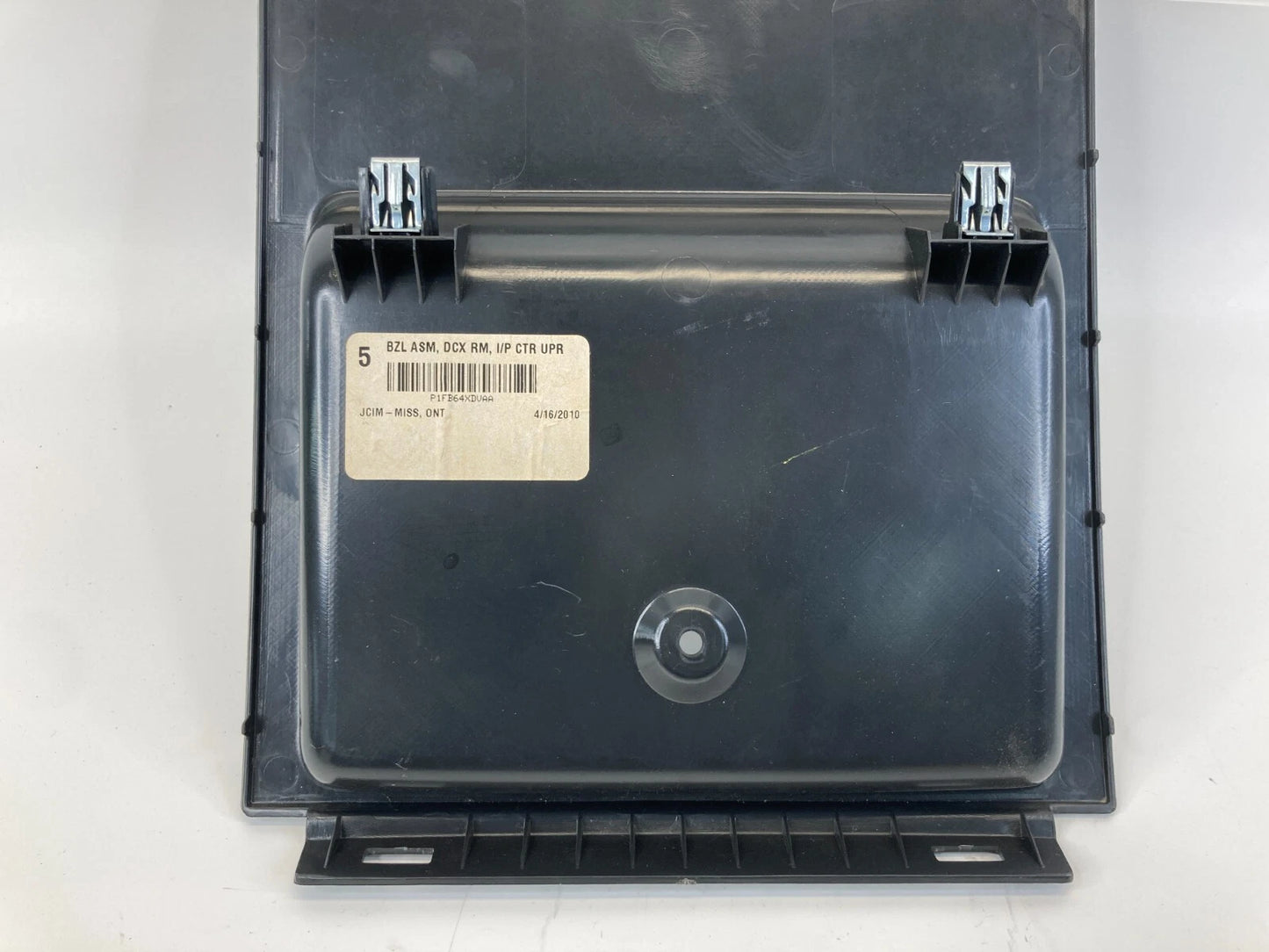 2009-2014 VOLKSWAGEN ROUTAN CENTER UPPER DASH TRAY COVER TRIM BEZEL 1FB64TRMAB