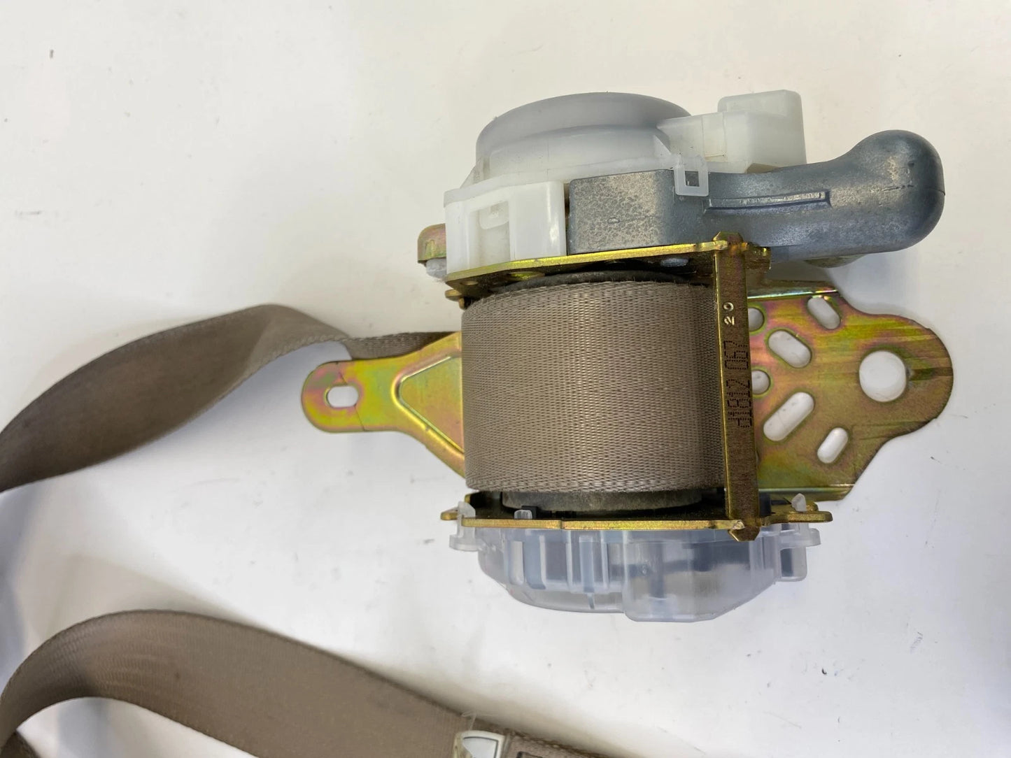 2002 2003 02 03 LEXUS ES300 FRONT DRIVER LEFT SIDE SEAT BELT RETRACTOR FR LH