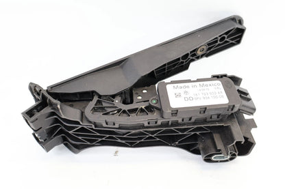 2012-2022 VOLKSWAGEN PASSAT 11-18 JETTA AT GAS ACCELERATOR PEDAL 1K1723503AR OEM