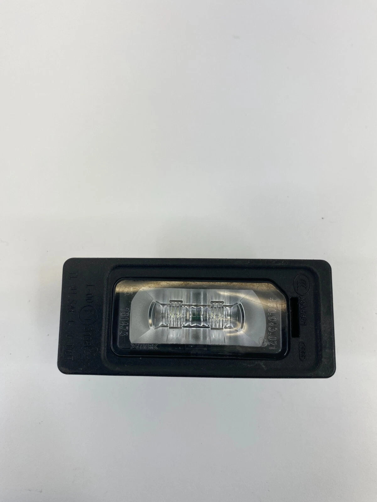 2013-2017 AUDI A4 QUATTRO REAR TRUNK LICENSE PLATE LIGHT LAMP 4G0-943-021 OEM