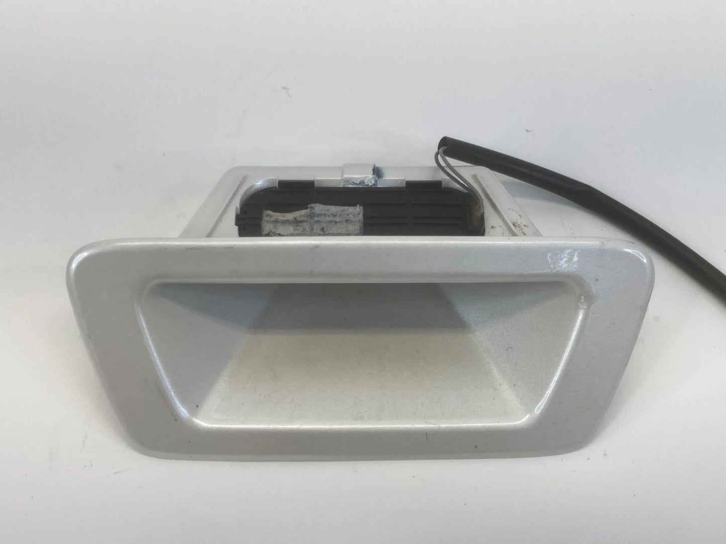 09-12 GMC ACADIA REAR TRUNK EXTERIOR LIFTGATE HANDLE HATCH WHITE 25948866 OEM