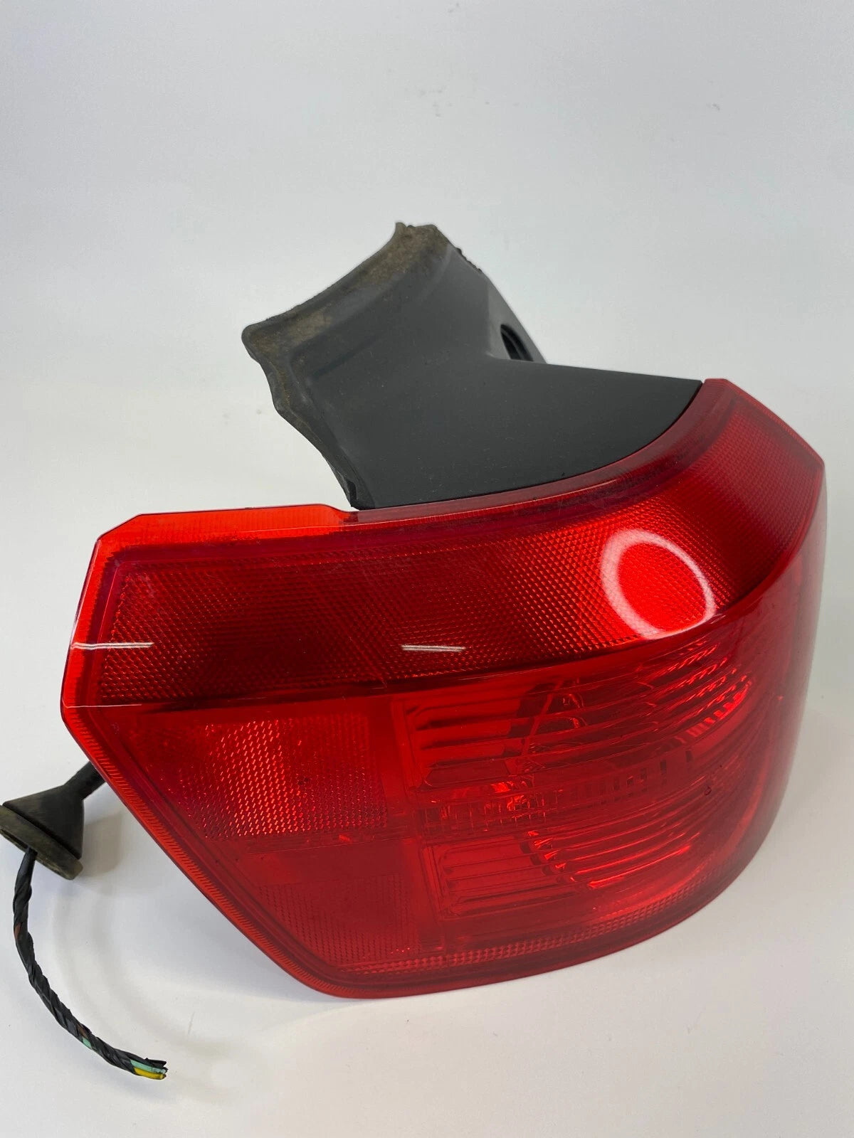 2010-2017 GMC TERRAIN REAR LEFT DRIVER SIDE OUTER TAIL LIGHT LAMP OEM