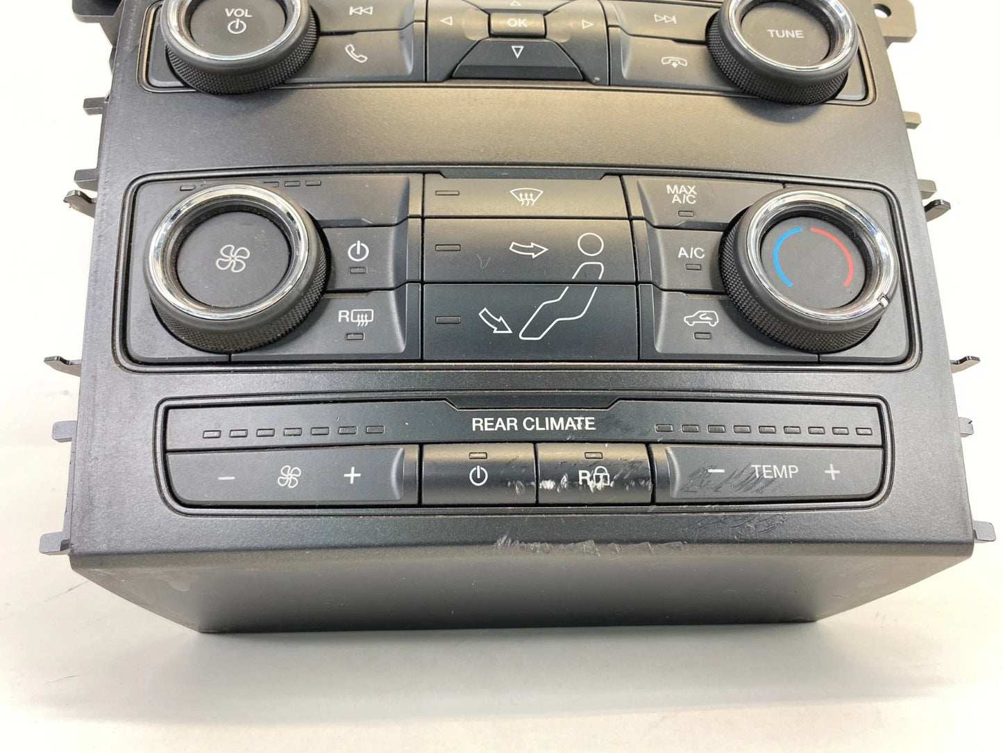 18 19 FORD EXPLORER CLIMATE CONTROL & RADIO TRIM BEZEL W/AIR VENT JB5T-18A802-LB