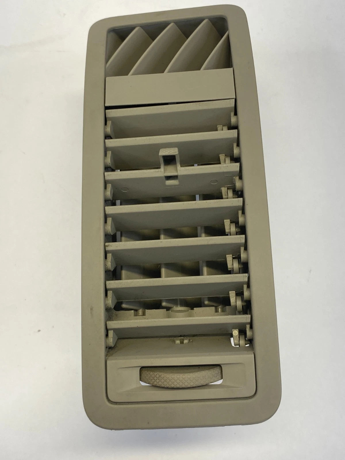 2008-2012 FORD ESCAPE DASH LEFT SIDE A/C AIR VENT GRILL DUCT 8L84-78046B31-A OEM