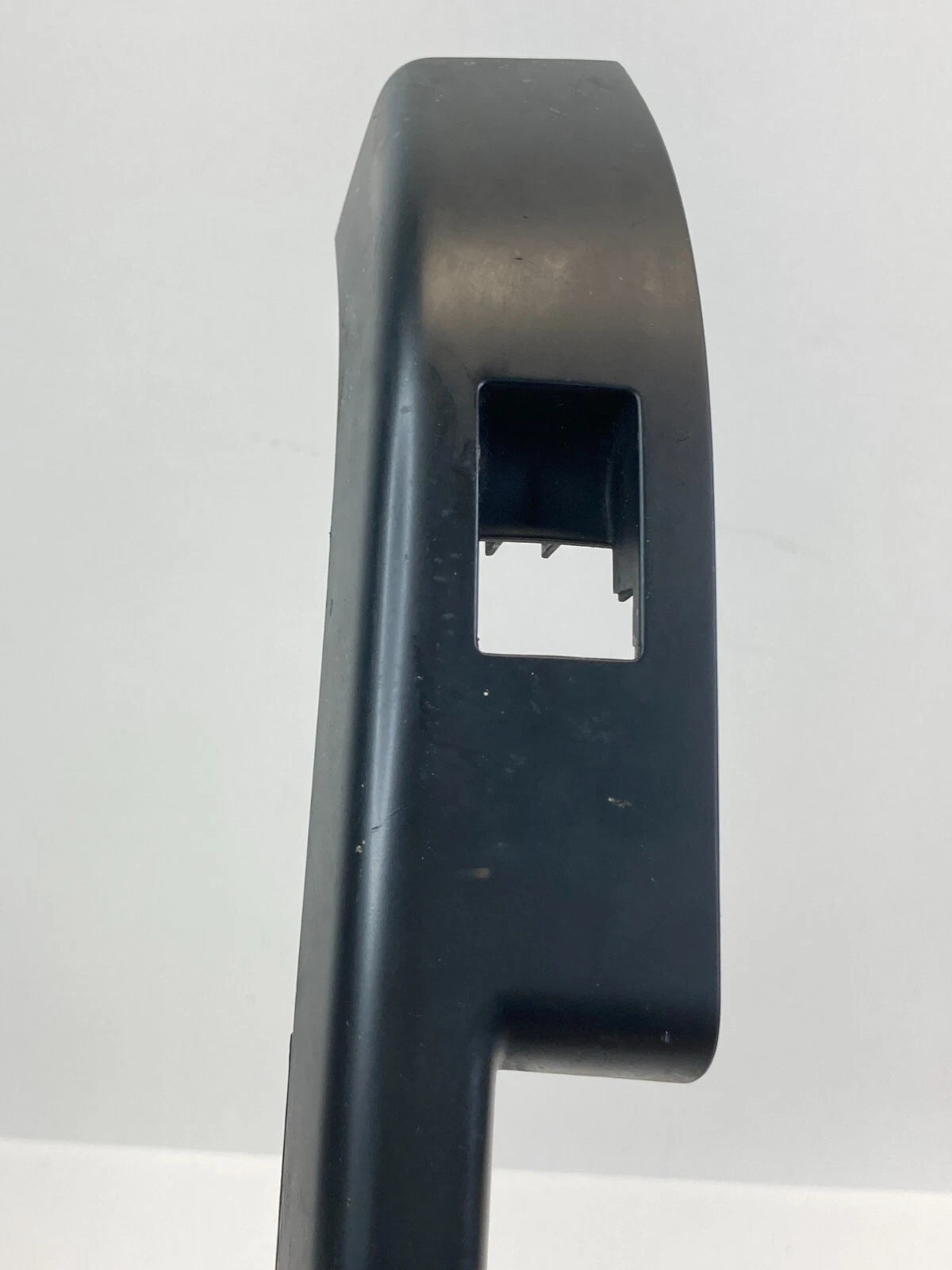 2012-2019 CHEVROLET SONIC REAR RIGHT SIDE DOOR ARMREST POWER WINDOW SWITCH BEZEL