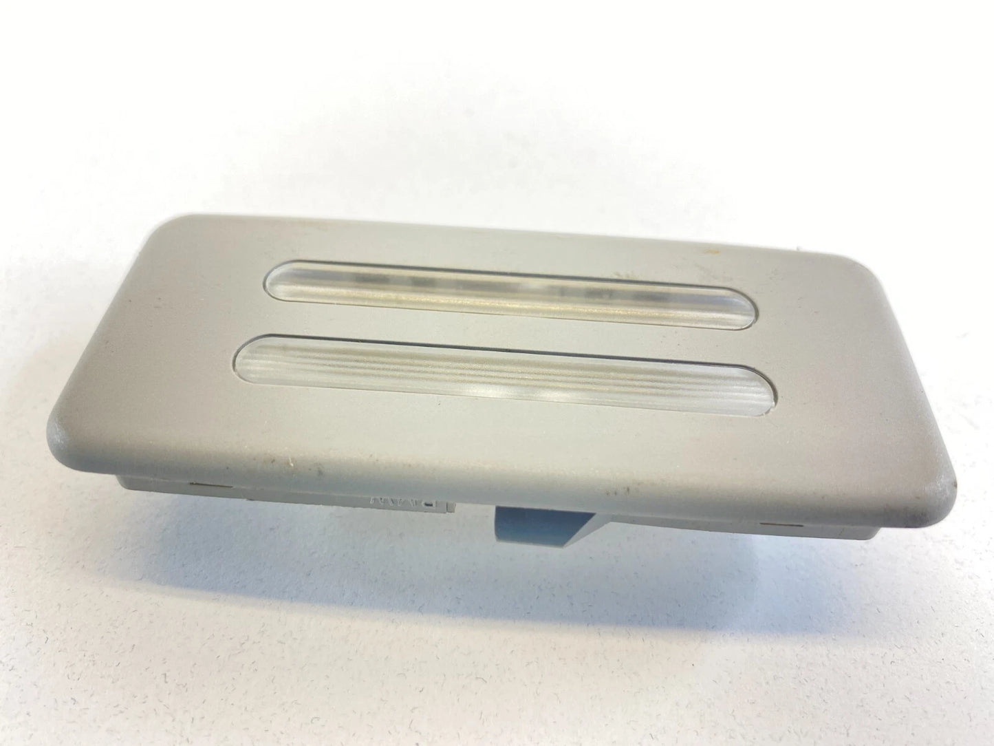 2004-2007 BMW 530I RIGHT PASSENGER SIDE INNER SUNVISOR VANITY LIGHT LAMP 6920187