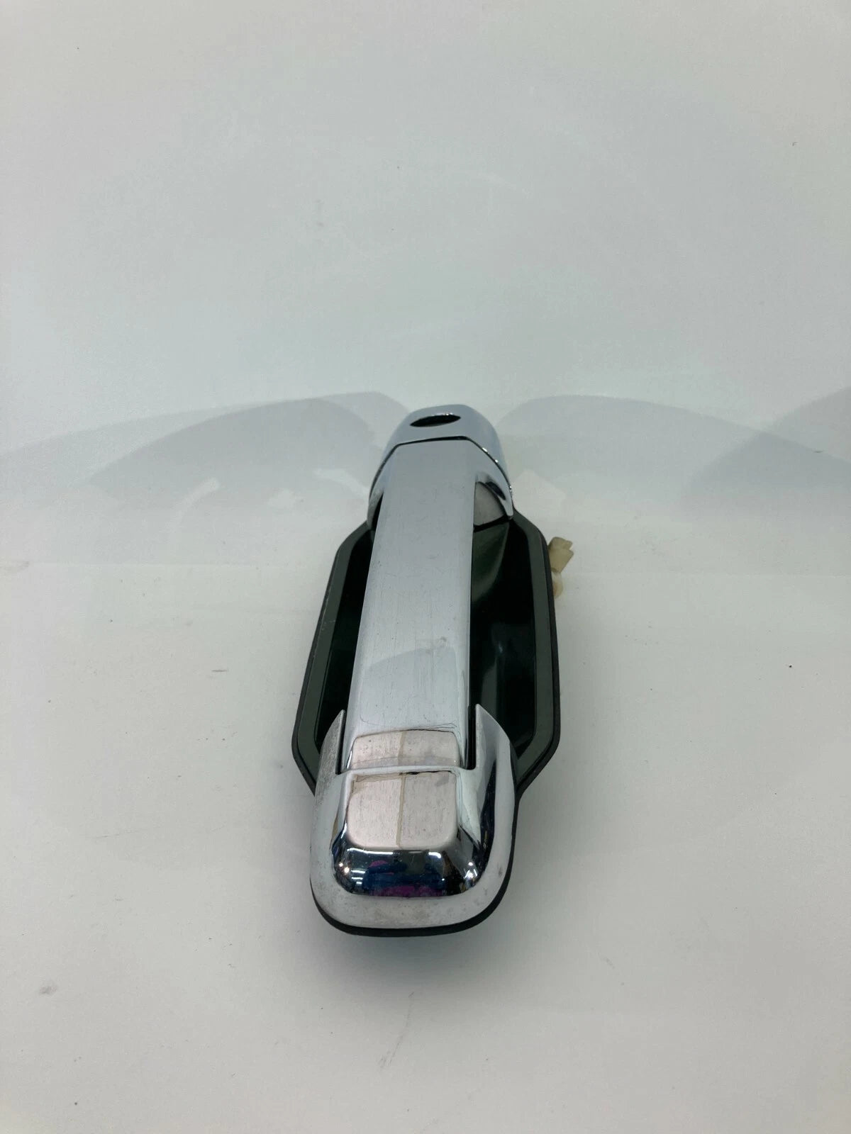 2003-2006 KIA SORENTO FRONT RIGHT PASSENGER EXTERIOR DOOR HANDLE ASSEMBLY OEM