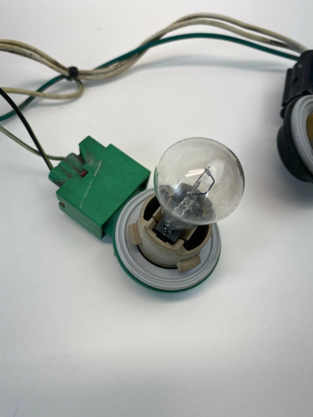 2010 CHRSYLER TOWN & COUNTRY REAR WIRING HARNESS TAIL LIGHT TAILLIGHT ASSY OEM