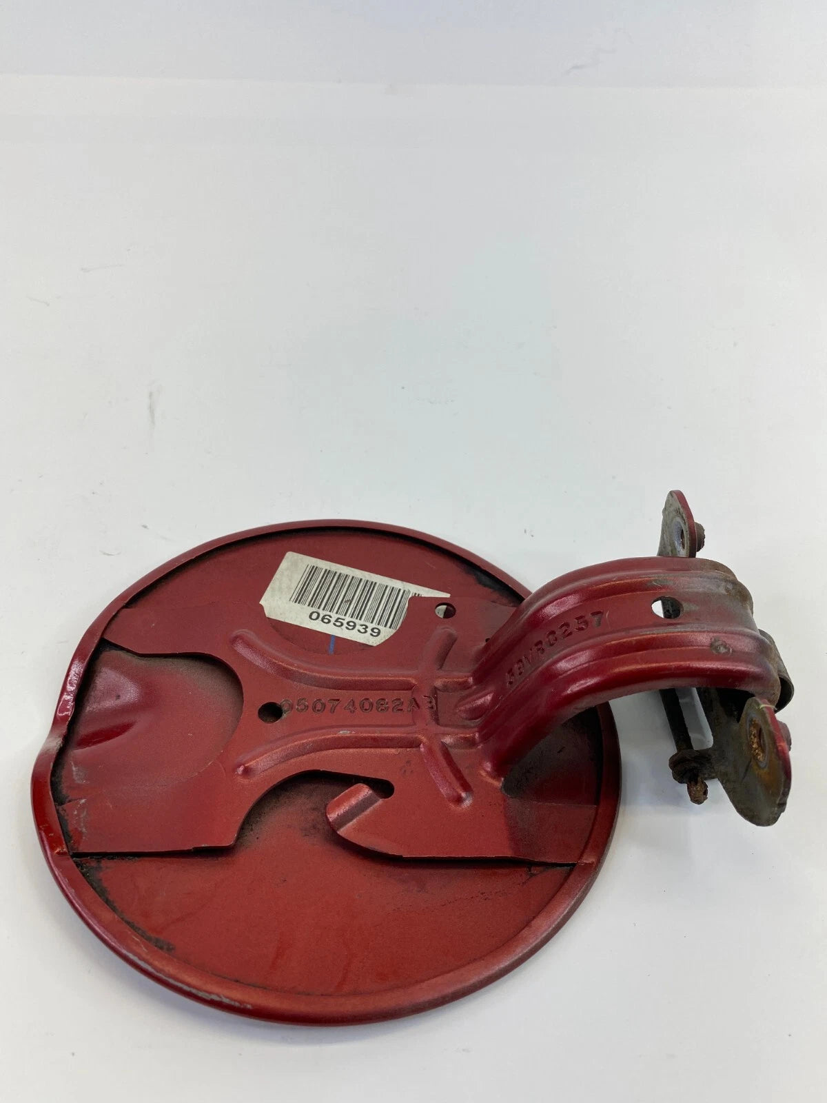 2007-2012 DODGE CALIBER HATCHBACK FUEL FILLER DOOR GAS LID COVER 05074082AB OEM