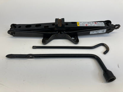 02 03 04 05 06 07 08 09 10 Saturn Vue Emergency Spare Tire Jack & Tool 13500018