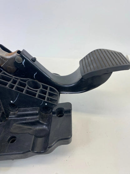 2015-2019 Fiat 500 1.4L Automatic Transmission Brake Pedal & Bracket 53100078