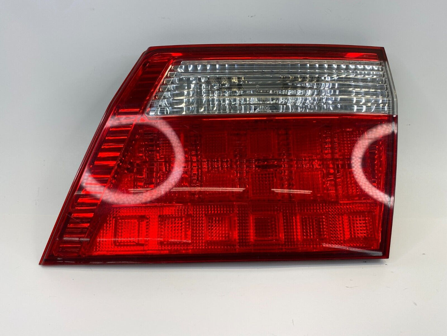 2005-2007 Honda Odyssey Rear Right Inner Trunk Lid Liftgate Tail Light Taillight