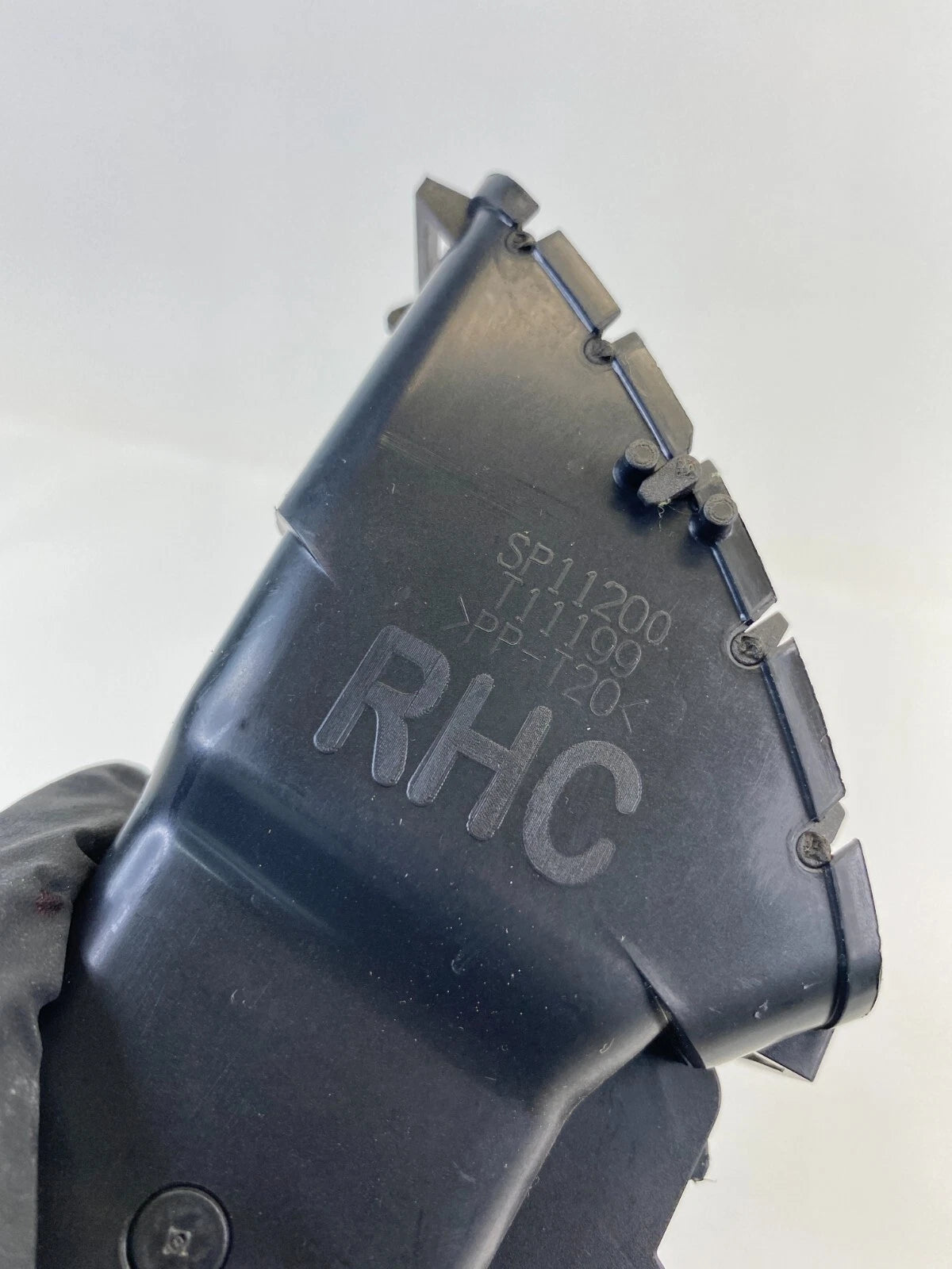 2006-2011 BUICK LUCERNE DASH RIGHT CENTER SIDE AC AIR VENT OUTLET DUCT OEM
