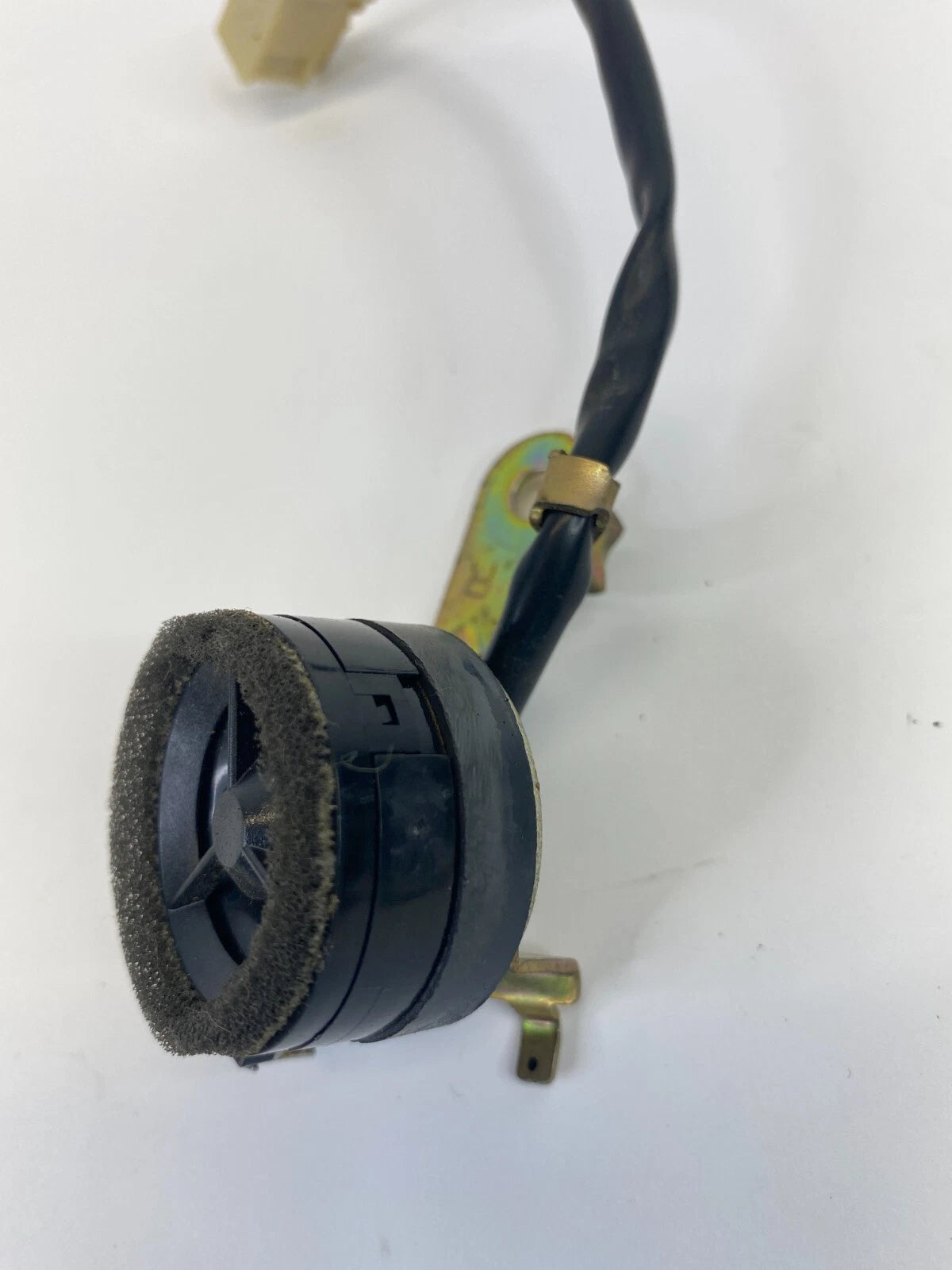 01-05 TOYOTA RAV4 FRONT RIGHT PASSENGER DOOR AUDIO TWEETER SPEAKER 13KH26LR2 OEM