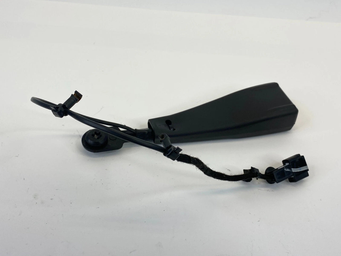 2011-2016 CHEVY CRUZE FRONT RIGHT PASSENGER SIDE SEAT BELT BUCKLE 618680800 OEM