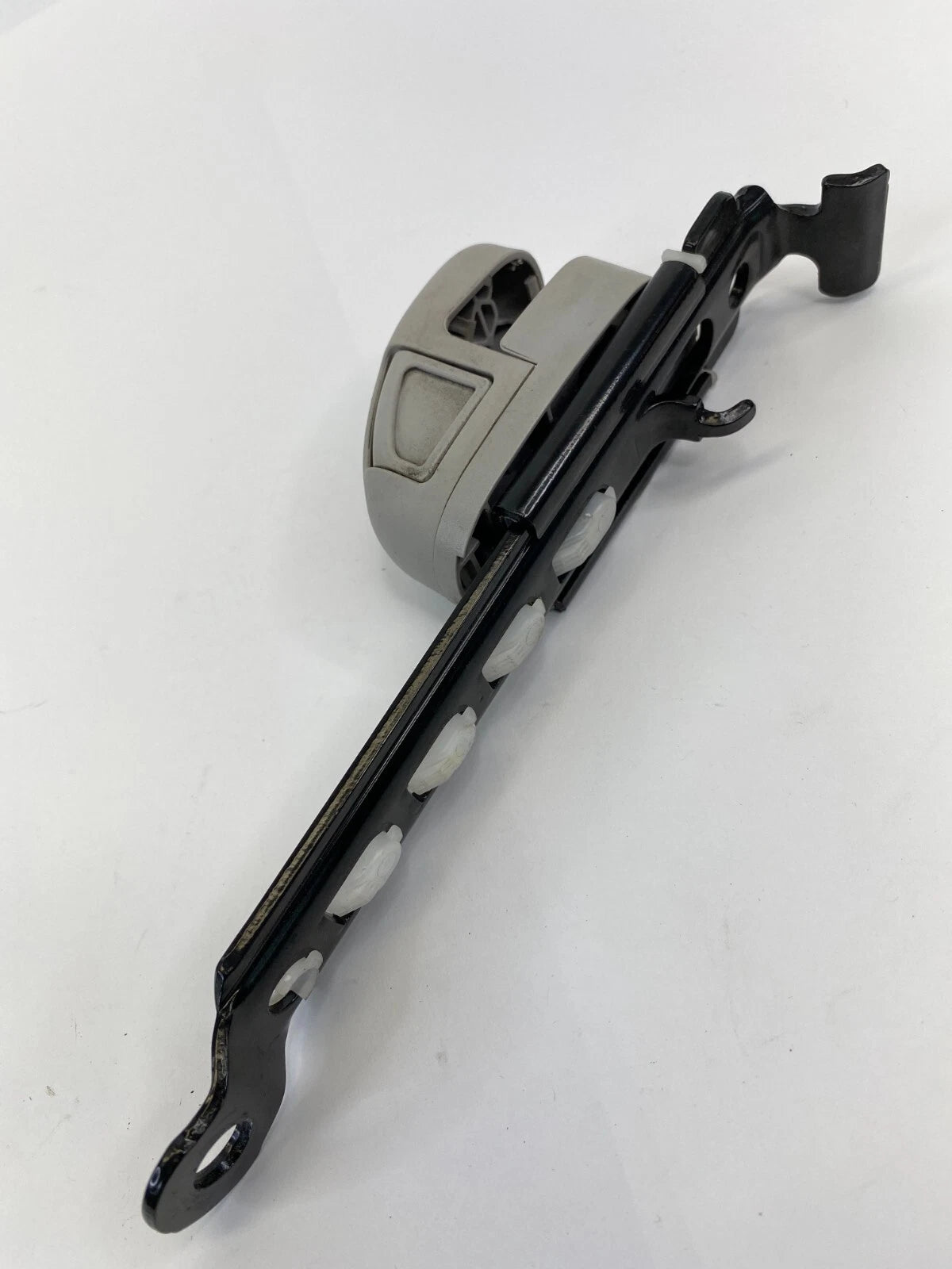 08-10 CHRYSLER TOWN & COUNTRY FRONT RIGHT SIDE SEAT BELT ADJUSTER HEIGHT OEM