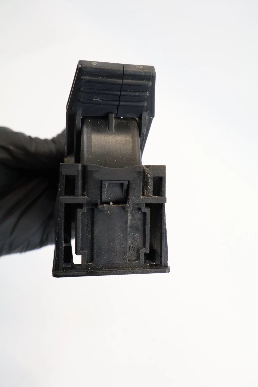 2012-2017 HYUNDAI ACCENT ABS ANTI-LOCK BRAKE PUMP PLUG CONNECTOR PIGTAIL