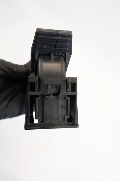 2012-2017 HYUNDAI ACCENT ABS ANTI-LOCK BRAKE PUMP PLUG CONNECTOR PIGTAIL