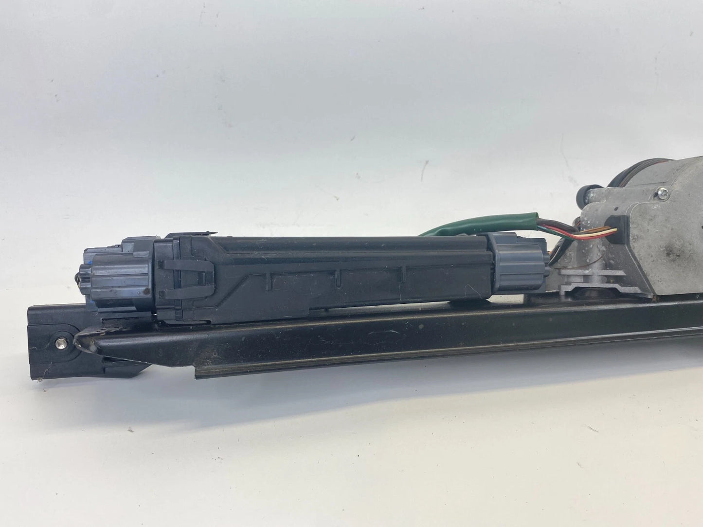 09-14 VW ROUTAN 08-10 GRAND CARAVAN REAR LEFT POWER SLIDING DOOR TRACK MOTOR